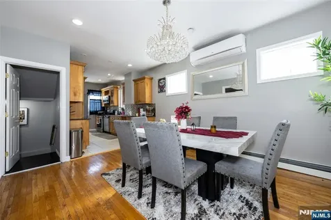 32 Newfield Street East Orange NJ 07017