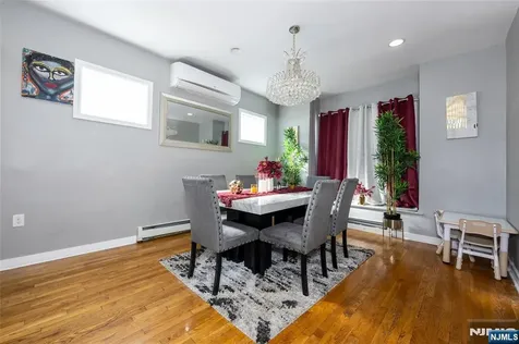 32 Newfield Street East Orange NJ 07017