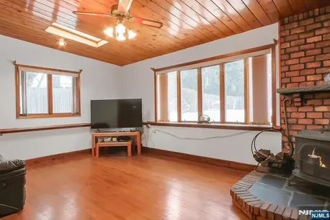 52 Deer Trail Road Hillsdale NJ 07642