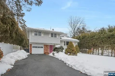 52 Deer Trail Road Hillsdale NJ 07642