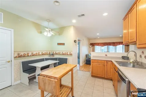 10323 Warrens Way Wanaque NJ 07465