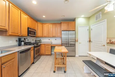 10323 Warrens Way Wanaque NJ 07465
