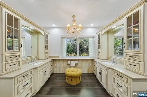 93 Jackson Drive Cresskill NJ 07626