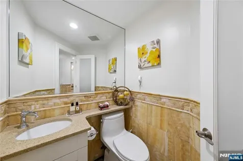 93 Jackson Drive Cresskill NJ 07626