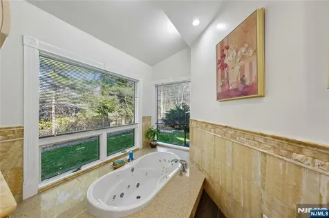 93 Jackson Drive Cresskill NJ 07626