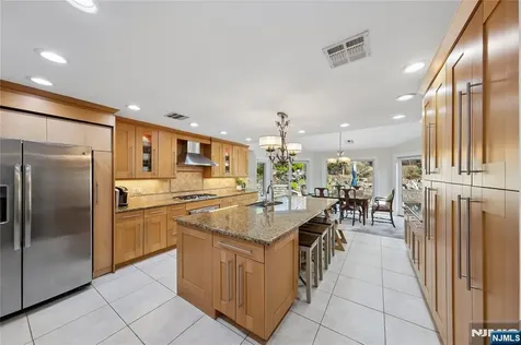 93 Jackson Drive Cresskill NJ 07626