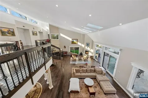93 Jackson Drive Cresskill NJ 07626