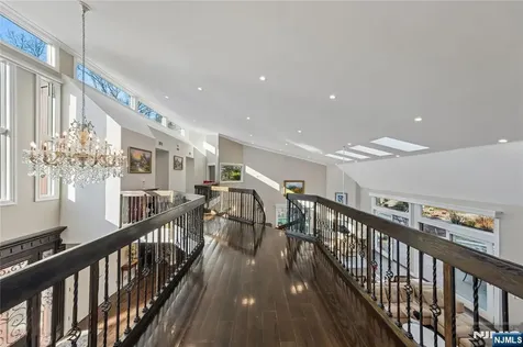 93 Jackson Drive Cresskill NJ 07626