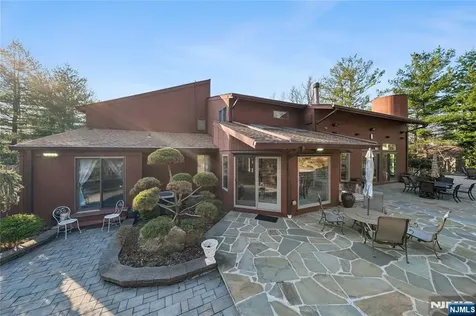 93 Jackson Drive Cresskill NJ 07626