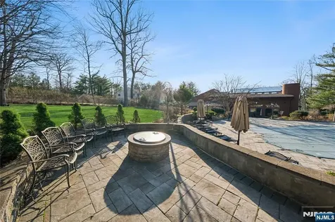93 Jackson Drive Cresskill NJ 07626
