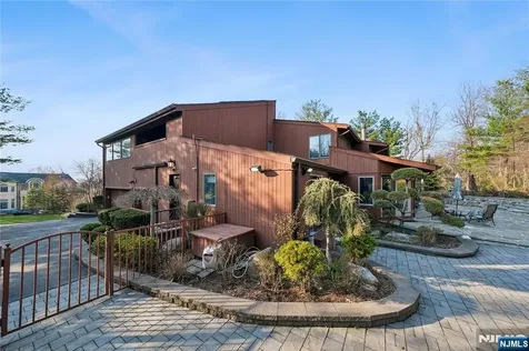 93 Jackson Drive Cresskill NJ 07626