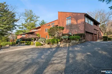93 Jackson Drive Cresskill NJ 07626