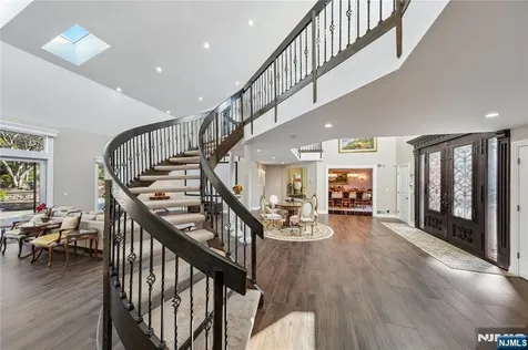 93 Jackson Drive Cresskill NJ 07626