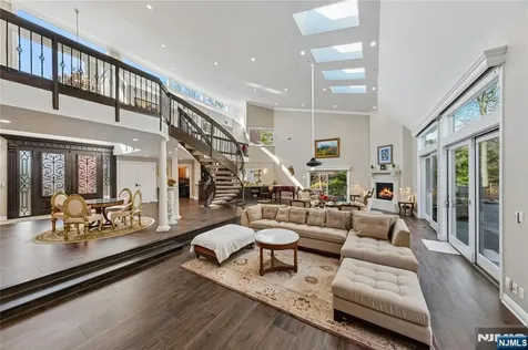 93 Jackson Drive Cresskill NJ 07626