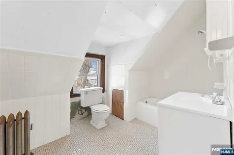 759 Parker Street Newark NJ 07104