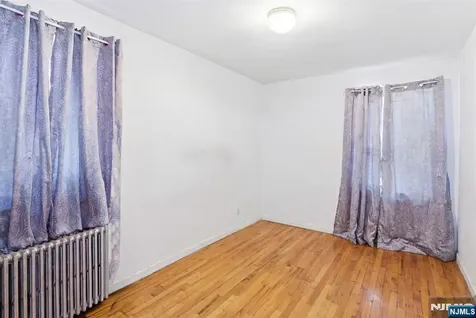 52 Oak Avenue Irvington NJ 07111
