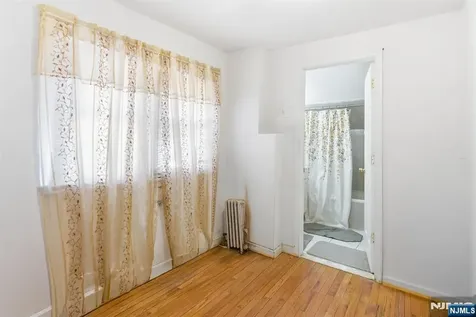 52 Oak Avenue Irvington NJ 07111