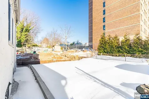 52 Oak Avenue Irvington NJ 07111