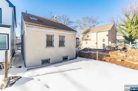 52 Oak Avenue Irvington NJ 07111