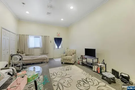 213-215 Central Avenue East Newark NJ 07029