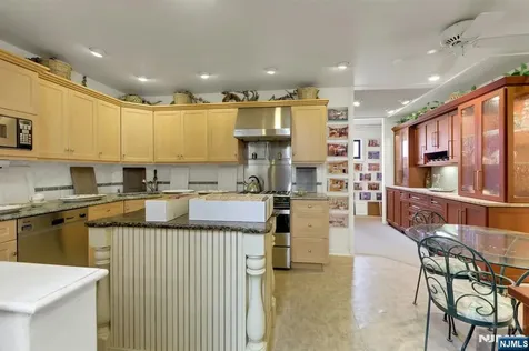 209-211 Central Avenue East Newark NJ 07029