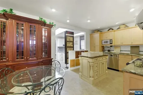 209-211 Central Avenue East Newark NJ 07029