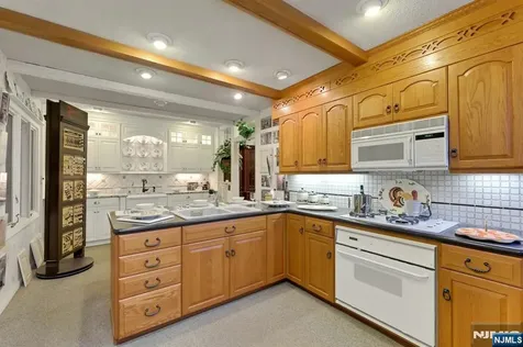 209-211 Central Avenue East Newark NJ 07029