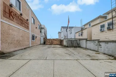 209-211 Central Avenue East Newark NJ 07029
