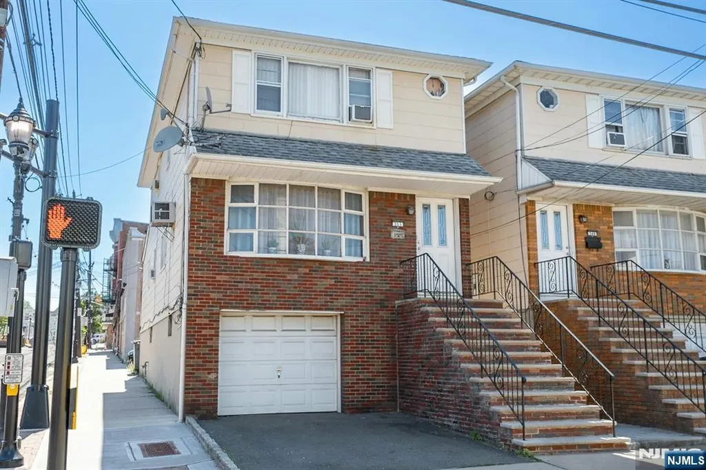 351 2nd Street East Newark NJ 07029