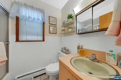 351 2nd Street East Newark NJ 07029