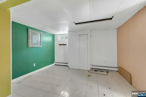 351 2nd Street East Newark NJ 07029