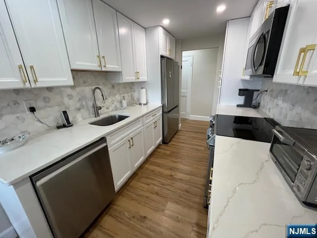 300 Winston Drive Cliffside Park NJ 07010