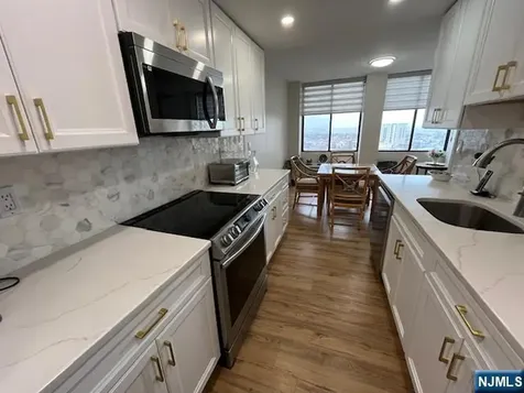 300 Winston Drive Cliffside Park NJ 07010