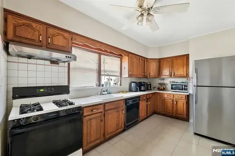 419 Hamilton Street Harrison NJ 07029