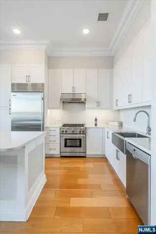 3 Somerset Edgewater NJ 07020