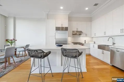 3 Somerset Edgewater NJ 07020