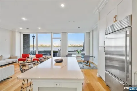 3 Somerset Edgewater NJ 07020
