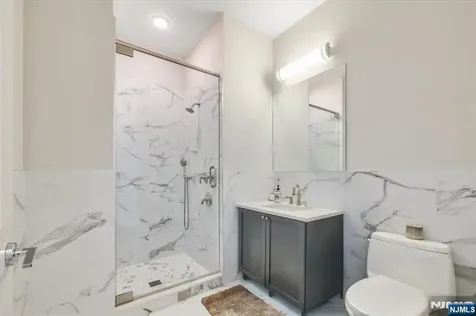 3 Somerset Edgewater NJ 07020