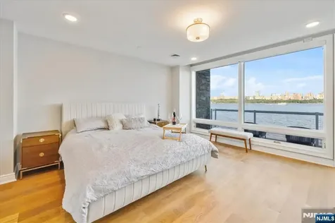 3 Somerset Edgewater NJ 07020