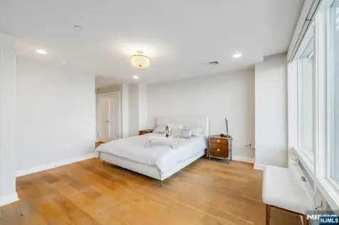 3 Somerset Edgewater NJ 07020
