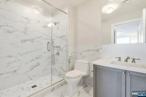 3 Somerset Edgewater NJ 07020