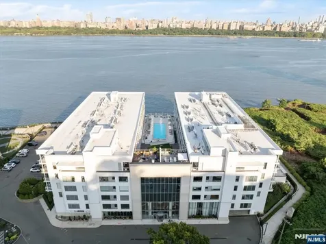 3 Somerset Edgewater NJ 07020