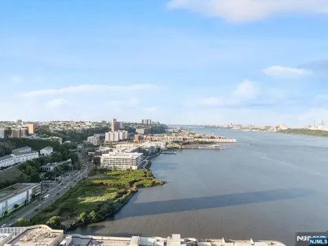 3 Somerset Edgewater NJ 07020
