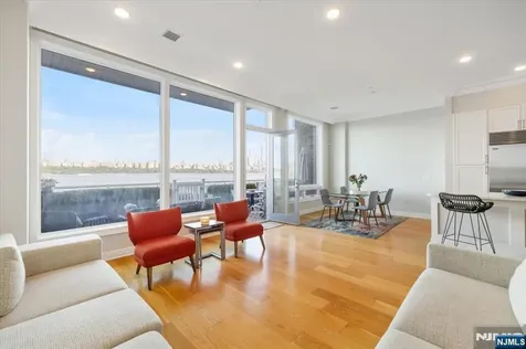 3 Somerset Edgewater NJ 07020