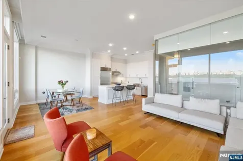 3 Somerset Edgewater NJ 07020