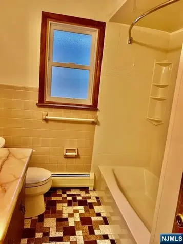 225 6th Street Fairview NJ 07022