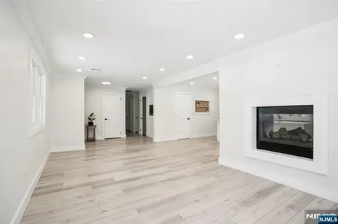 56 Pinehill Drive Upper Saddle River NJ 07458