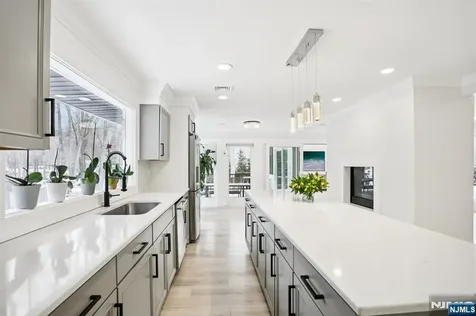 56 Pinehill Drive Upper Saddle River NJ 07458
