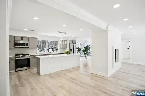 56 Pinehill Drive Upper Saddle River NJ 07458