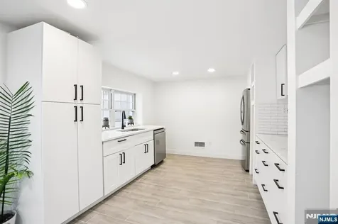 56 Pinehill Drive Upper Saddle River NJ 07458